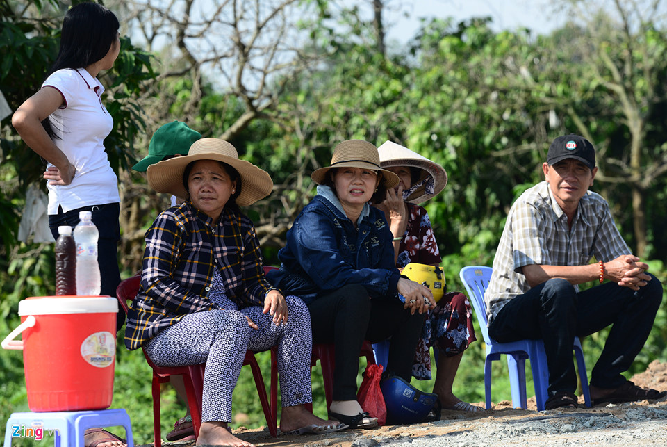 Người miền Tây đội nắng xem khánh thành cầu 3.000 tỷ